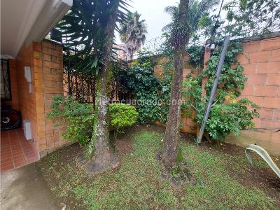 Casa de 3 alcobas en venta en Itagui, Itagüí, 213 m² · foto 6 de 20