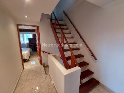 Casa de 3 alcobas en venta en Itagui, Itagüí, 213 m² · foto 11 de 20