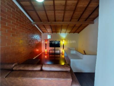 Casa de 3 alcobas en venta en Itagui, Itagüí, 213 m² · foto 12 de 20