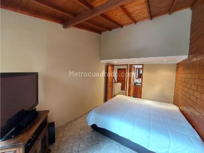 Casa de 3 alcobas en venta en Itagui, Itagüí, 213 m² · foto 14 de 20