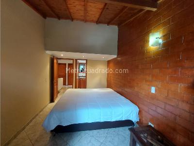 Casa de 3 alcobas en venta en Itagui, Itagüí, 213 m² · foto 15 de 20