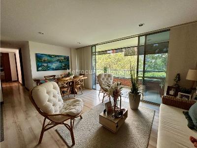 Apartamento de 3 alcobas en venta en Loma Del Chocho, Envigado, 126 m² · foto 4 de 17