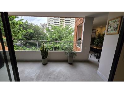 Apartamento de 3 alcobas en venta en El Poblado Los Gonzales, Medellín, 204 m² · foto 2 de 20