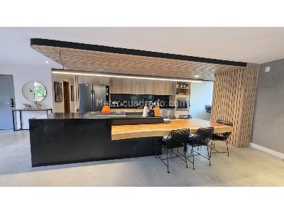 Apartamento de 3 alcobas en venta en El Poblado Los Gonzales, Medellín, 204 m² · foto 6 de 20