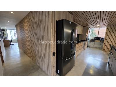 Apartamento de 3 alcobas en venta en El Poblado Los Gonzales, Medellín, 204 m² · foto 8 de 20