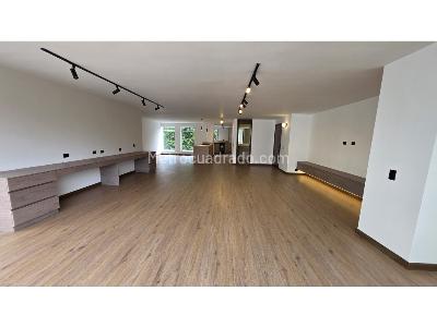 Apartamento de 3 alcobas en venta en Milla De Oro, Medellín, 205 m² · foto 3 de 20
