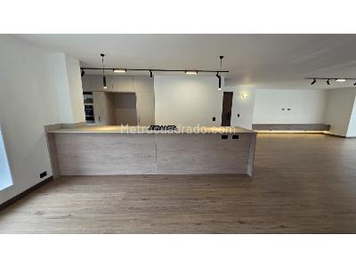 Apartamento de 3 alcobas en venta en Milla De Oro, Medellín, 205 m² · foto 7 de 20