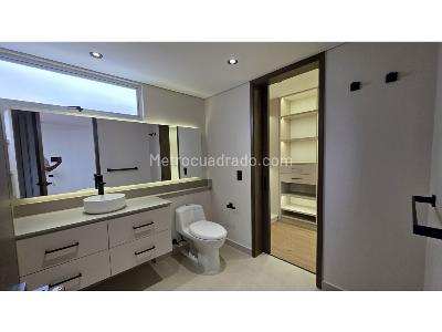 Apartamento de 3 alcobas en venta en Milla De Oro, Medellín, 205 m² · foto 19 de 20