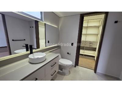 Apartamento de 3 alcobas en venta en Milla De Oro, Medellín, 205 m² · foto 20 de 20