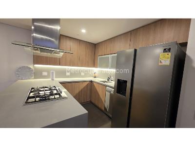 Apartaestudio en venta en Poblado Altos Del Poblado, Medellín, 68 m² · foto 2 de 20