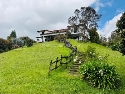 Casa de 4 alcobas en venta en El Escobero, Envigado · foto 3 de 20