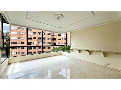 Apartamento de 4 alcobas en venta en Poblado Milla De Oro, Medellín, 260 m² · foto 2 de 11