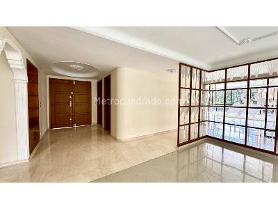 Apartamento de 4 alcobas en venta en Poblado Milla De Oro, Medellín, 260 m² · foto 4 de 11
