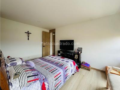 Apartamento de 3 alcobas en venta en Las Orquideas, Envigado, 84 m² · foto 17 de 19