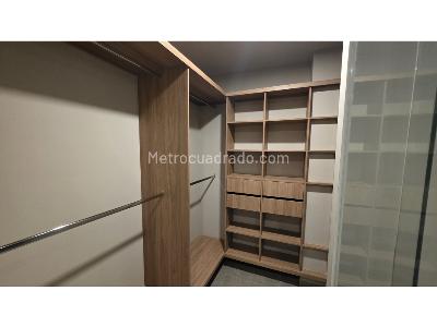 Apartamento en venta en Altos Del Poblado, Medellín · foto 14 de 18