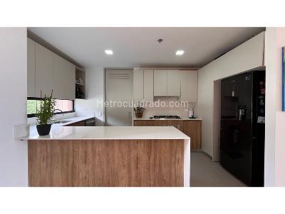 Apartamento de 3 alcobas en venta en Poblado Cola Del Zorro, Medellín, 171 m² · foto 4 de 19