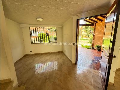 Casa de 3 alcobas en venta en El Trianon, Envigado, 80 m² · foto 17 de 20