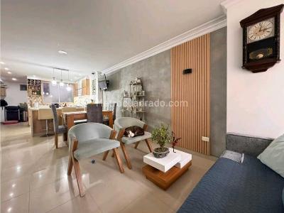 Apartamento de 3 alcobas en venta en Laureles, Medellín, 152 m² · foto 4 de 18
