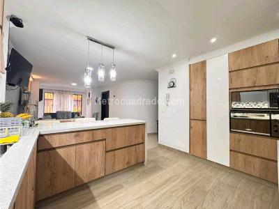 Apartamento de 3 alcobas en venta en Laureles, Medellín, 152 m² · foto 8 de 18