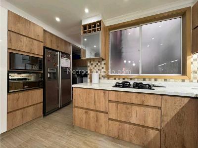 Apartamento de 3 alcobas en venta en Laureles, Medellín, 152 m² · foto 9 de 18