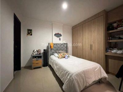 Apartamento de 3 alcobas en venta en Laureles, Medellín, 152 m² · foto 12 de 18
