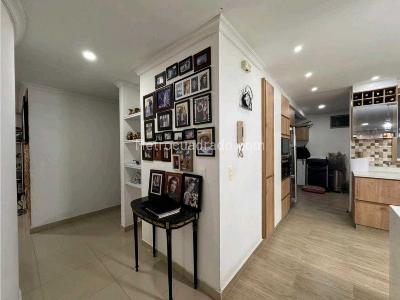 Apartamento de 3 alcobas en venta en Laureles, Medellín, 152 m² · foto 17 de 18