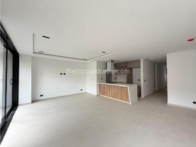 Apartamento de 3 alcobas en venta en Laureles, Medellín, 115 m² · foto 2 de 13
