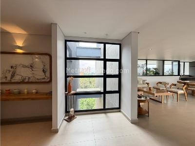 Apartamento de 4 alcobas en venta en El Poblado El Tesoro, Medellín, 230 m² · foto 10 de 20