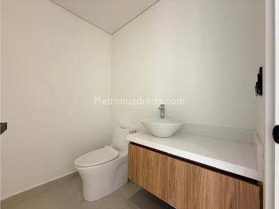 Apartamento de 4 alcobas en venta en El Poblado El Tesoro, Medellín, 230 m² · foto 12 de 20