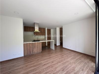 Apartamento de 2 alcobas en venta en Altos Del Trianon, Envigado, 65 m² · foto 2 de 15