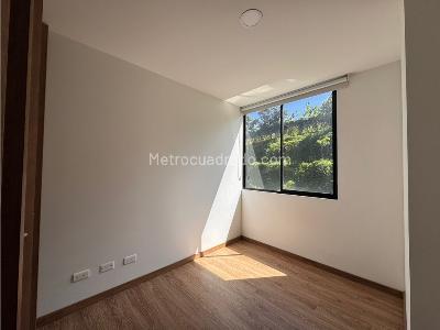 Apartamento de 2 alcobas en venta en Altos Del Trianon, Envigado, 65 m² · foto 14 de 15