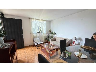 Apartamento de 3 alcobas en venta en La Floresta, Medellín, 56 m² · foto 2 de 20