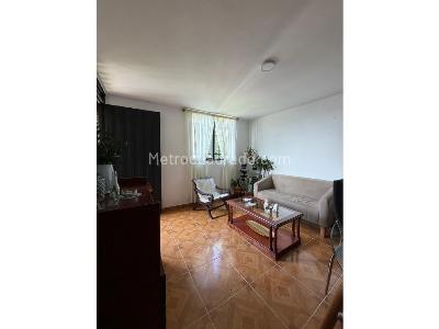 Apartamento de 3 alcobas en venta en La Floresta, Medellín, 56 m² · foto 3 de 20