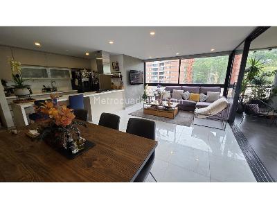 Apartamento de 3 alcobas en venta en Poblado Altos Del Poblado, Medellín, 122 m² · foto 2 de 20