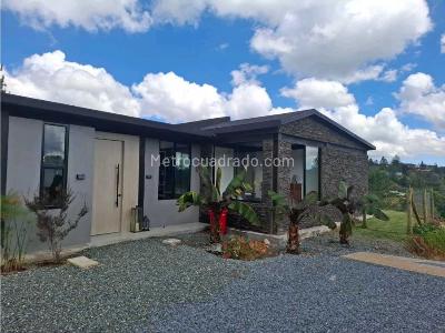Casa de 3 alcobas en venta en Alto Del Escobero, Envigado, 260 m² · foto 8 de 20
