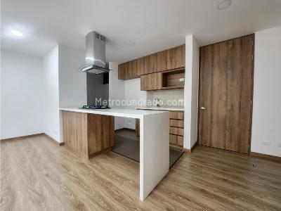 Apartamento de 3 alcobas en venta en Altos Del Trianon, Envigado, 84 m² · foto 2 de 20