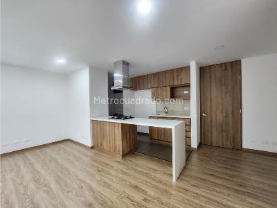Apartamento de 3 alcobas en venta en Altos Del Trianon, Envigado, 84 m² · foto 3 de 20