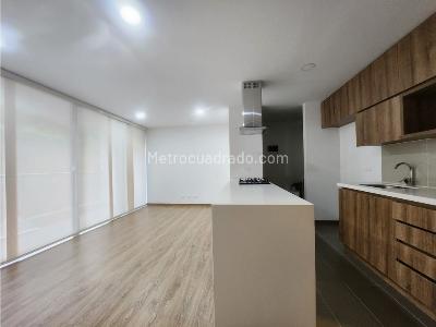 Apartamento de 3 alcobas en venta en Altos Del Trianon, Envigado, 84 m² · foto 15 de 20