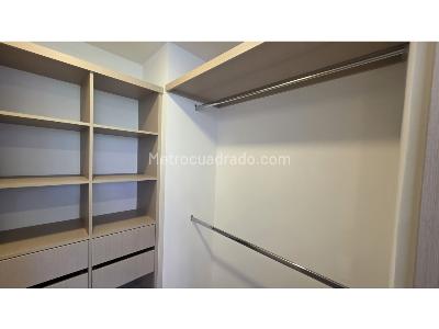 Apartamento en venta en Altos Del Poblado, Medellín · foto 8 de 19