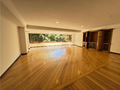 Apartamento de 3 alcobas en venta en Los Balsos, Medellín, 241 m² · foto 2 de 20