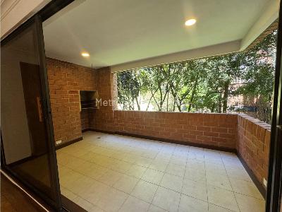 Apartamento de 3 alcobas en venta en Los Balsos, Medellín, 241 m² · foto 4 de 20
