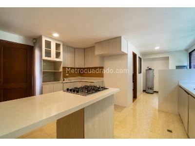 Apartamento de 3 alcobas en venta en Los Balsos, Medellín, 241 m² · foto 6 de 20