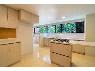 Apartamento de 3 alcobas en venta en Los Balsos, Medellín, 241 m² · foto 8 de 20