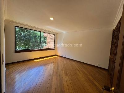 Apartamento de 3 alcobas en venta en Los Balsos, Medellín, 241 m² · foto 10 de 20