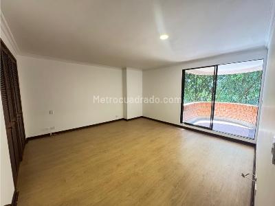 Apartamento de 3 alcobas en venta en Los Balsos, Medellín, 241 m² · foto 12 de 20