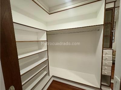 Apartamento de 3 alcobas en venta en Los Balsos, Medellín, 241 m² · foto 16 de 20