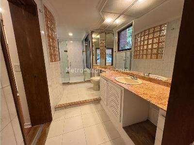 Apartamento de 3 alcobas en venta en Los Balsos, Medellín, 241 m² · foto 18 de 20