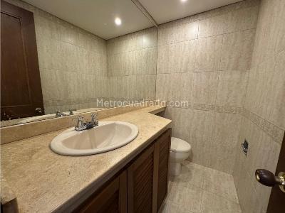Apartamento de 3 alcobas en venta en Los Balsos, Medellín, 241 m² · foto 19 de 20