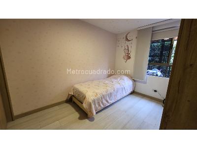 Apartamento de 3 alcobas en venta en Loma De Los Bernal, Medellín, 114 m² · foto 18 de 20