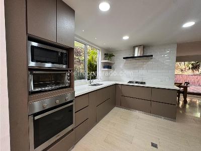 Casa de 4 alcobas en venta en Poblado San Lucas, Medellín, 287 m² · foto 2 de 20